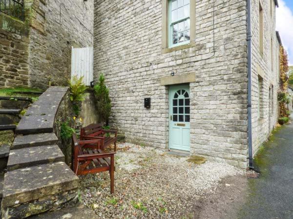 1A Market Square Tideswell Exteriör bild
